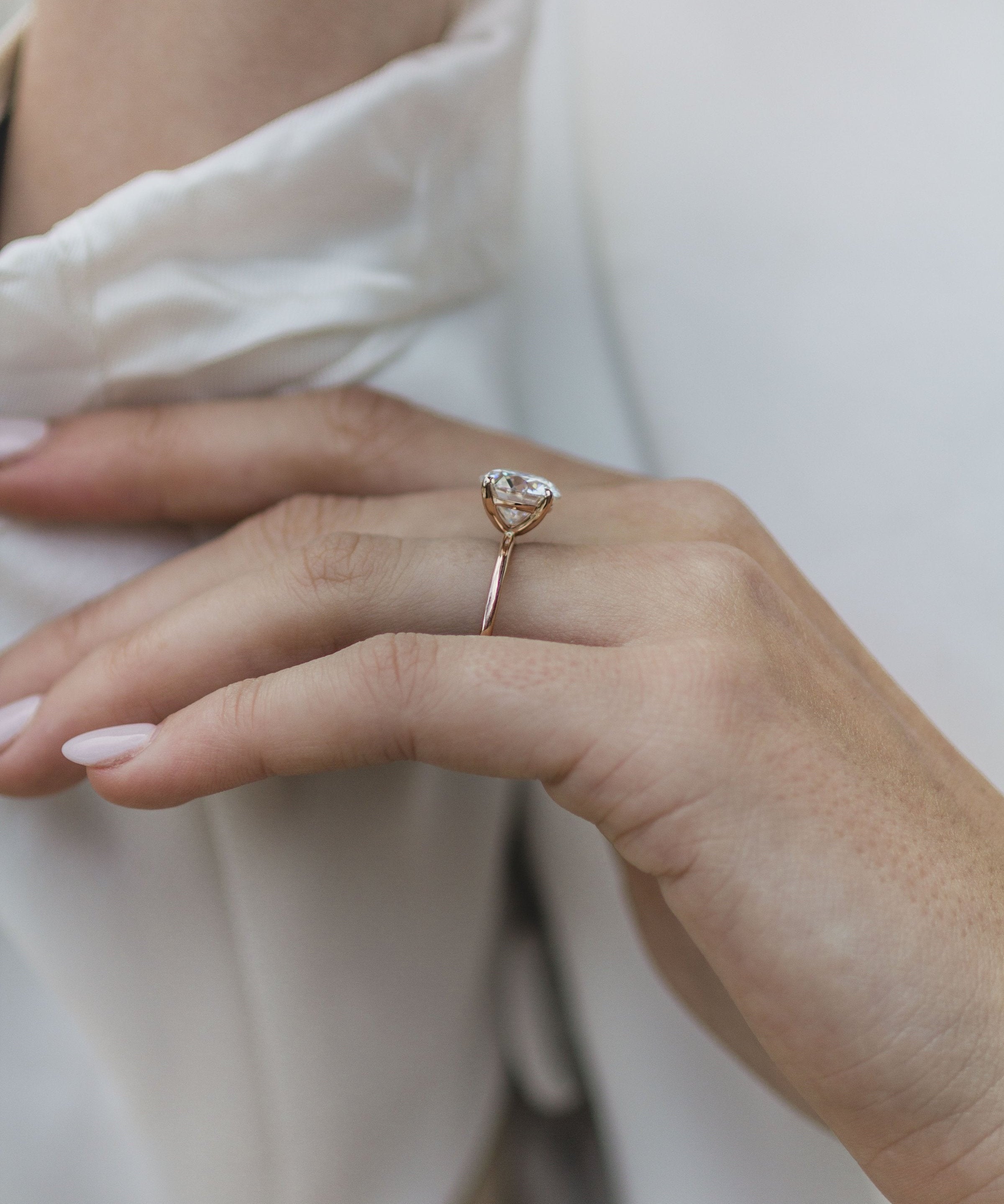 3.0 CT Round Solitaire Moissanite Engagement Ring 2