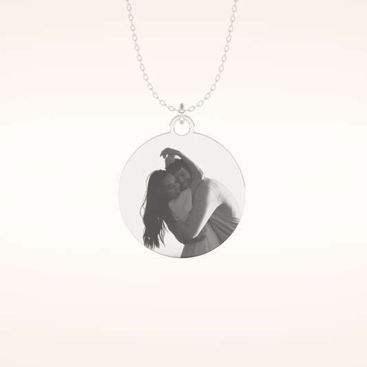 Custom Photo Engraved Pendant Necklace – Crafted with Meaning 1