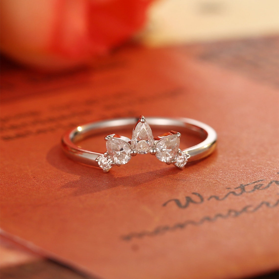 0.2 TCW Pear & Round Curved Lab Grown Diamond Wedding Band