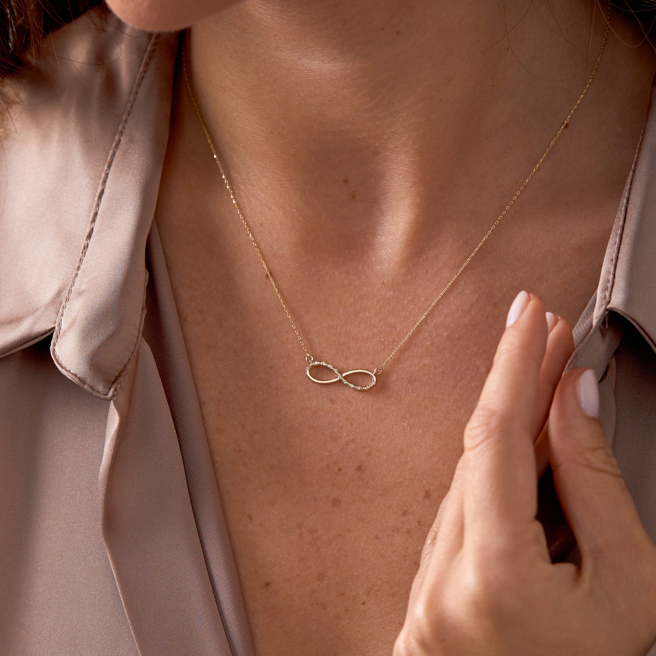 0.04 Carats Round Cut Moissanite Infinity Necklace 4