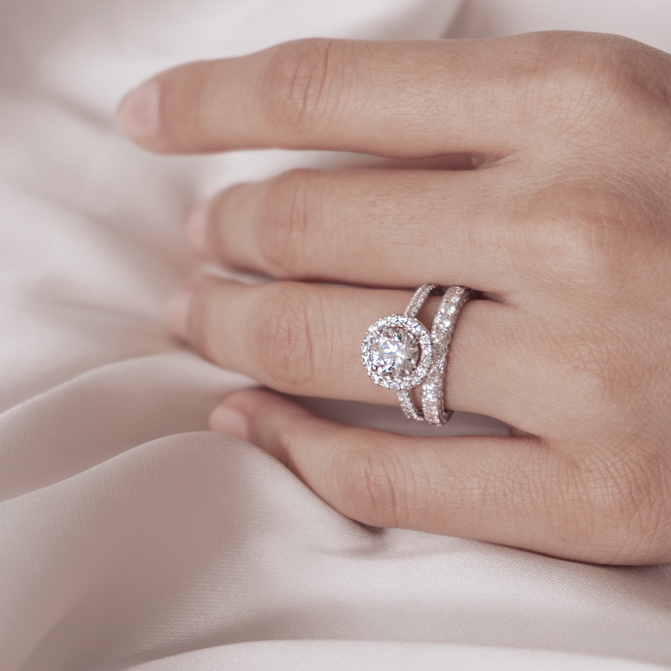 1.0 CT Round Shaped Moissanite Halo & Pave Engagement Ring