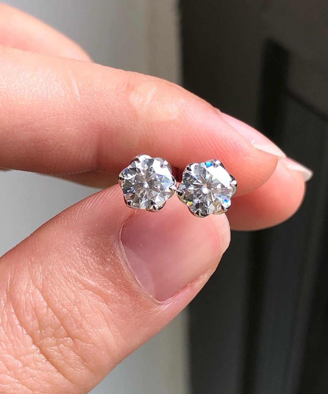 1.0 TCW Round Cut Moissanite Solitaire Stud Earrings 1