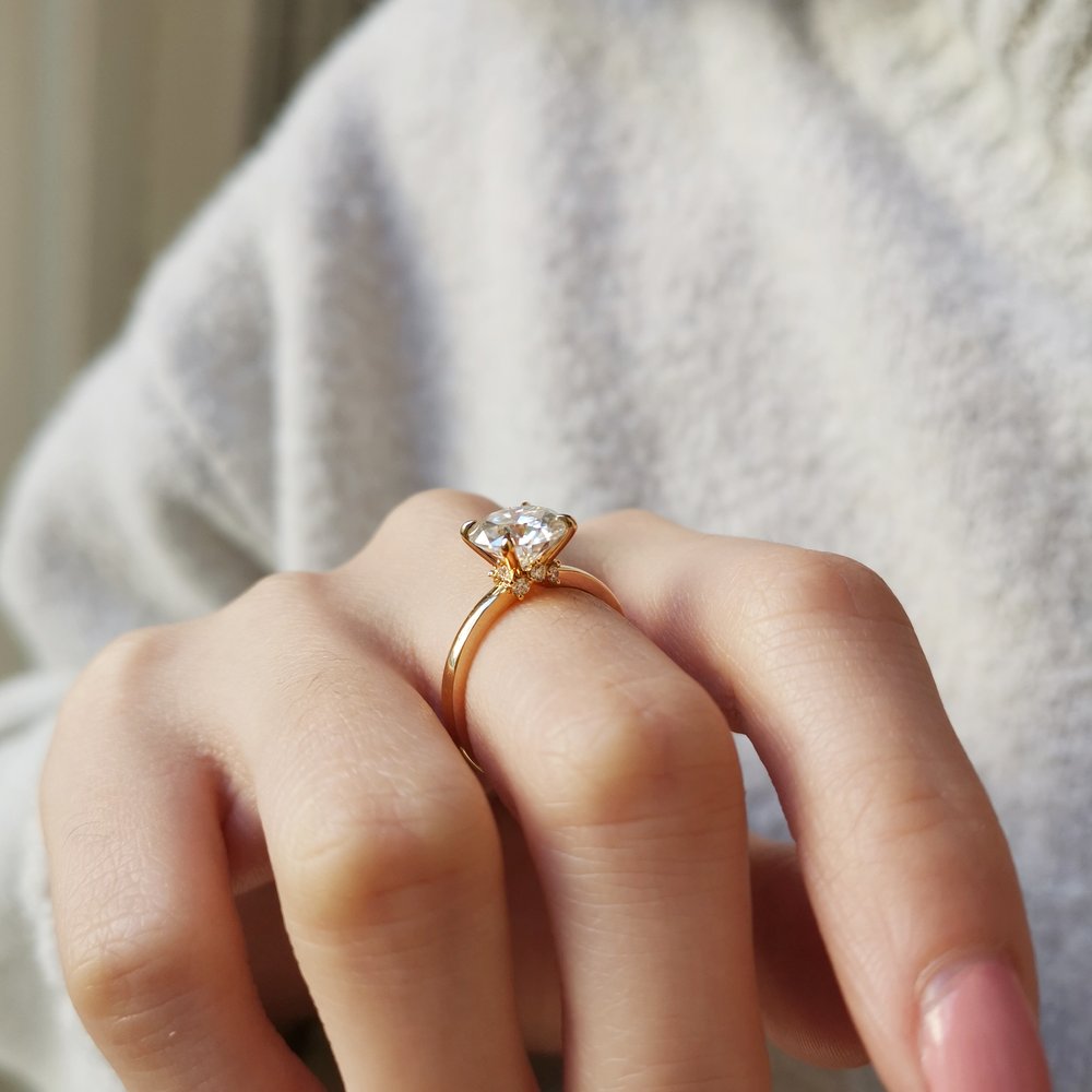 2.50 CT Round Shaped Moissanite Multi Stone Engagement Ring 5