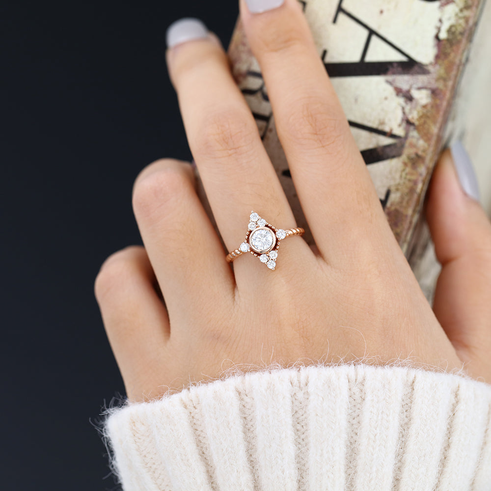 0.41 CT Round Shaped Moissanite Cluster Vintage Engagement Ring 6