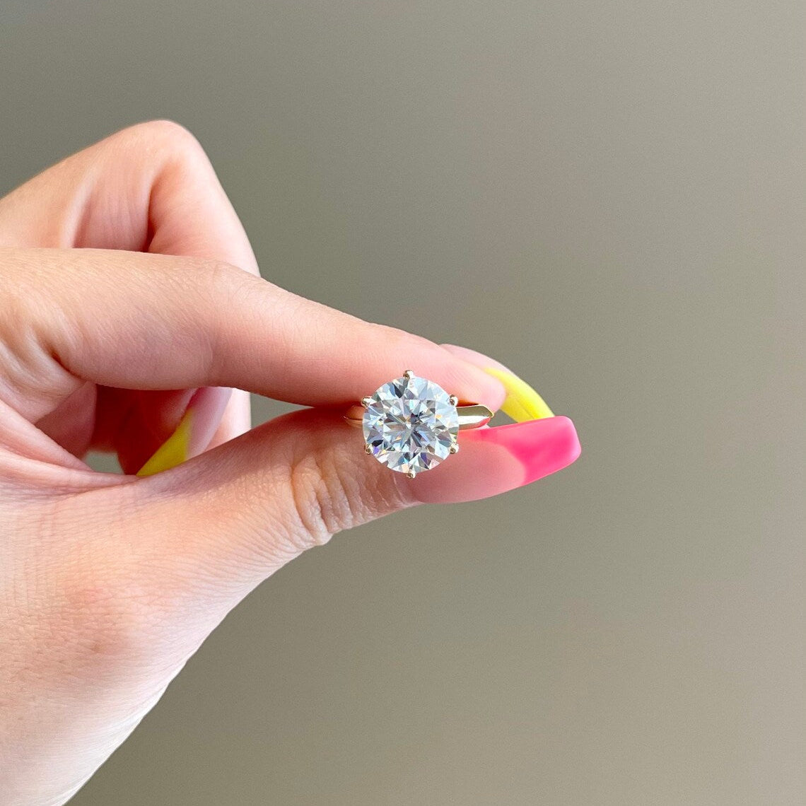 5.0 CT Round Shaped Moissanite Solitaire Engagement Ring 1