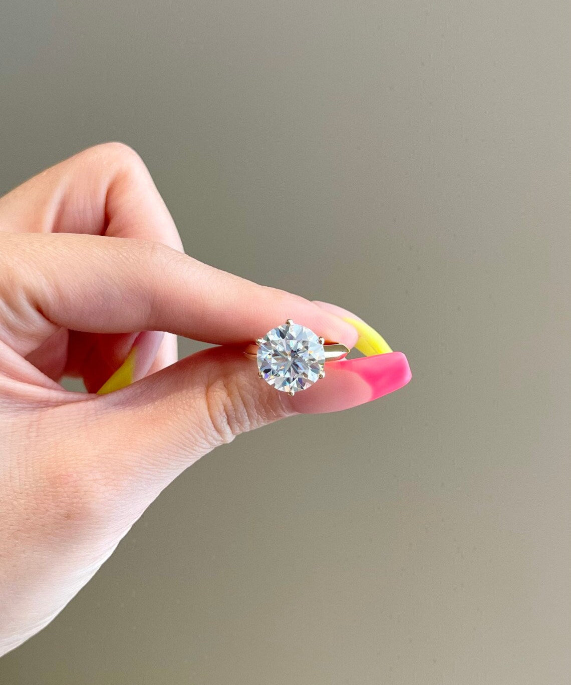 5.0 CT Round Shaped Moissanite Solitaire Engagement Ring 1