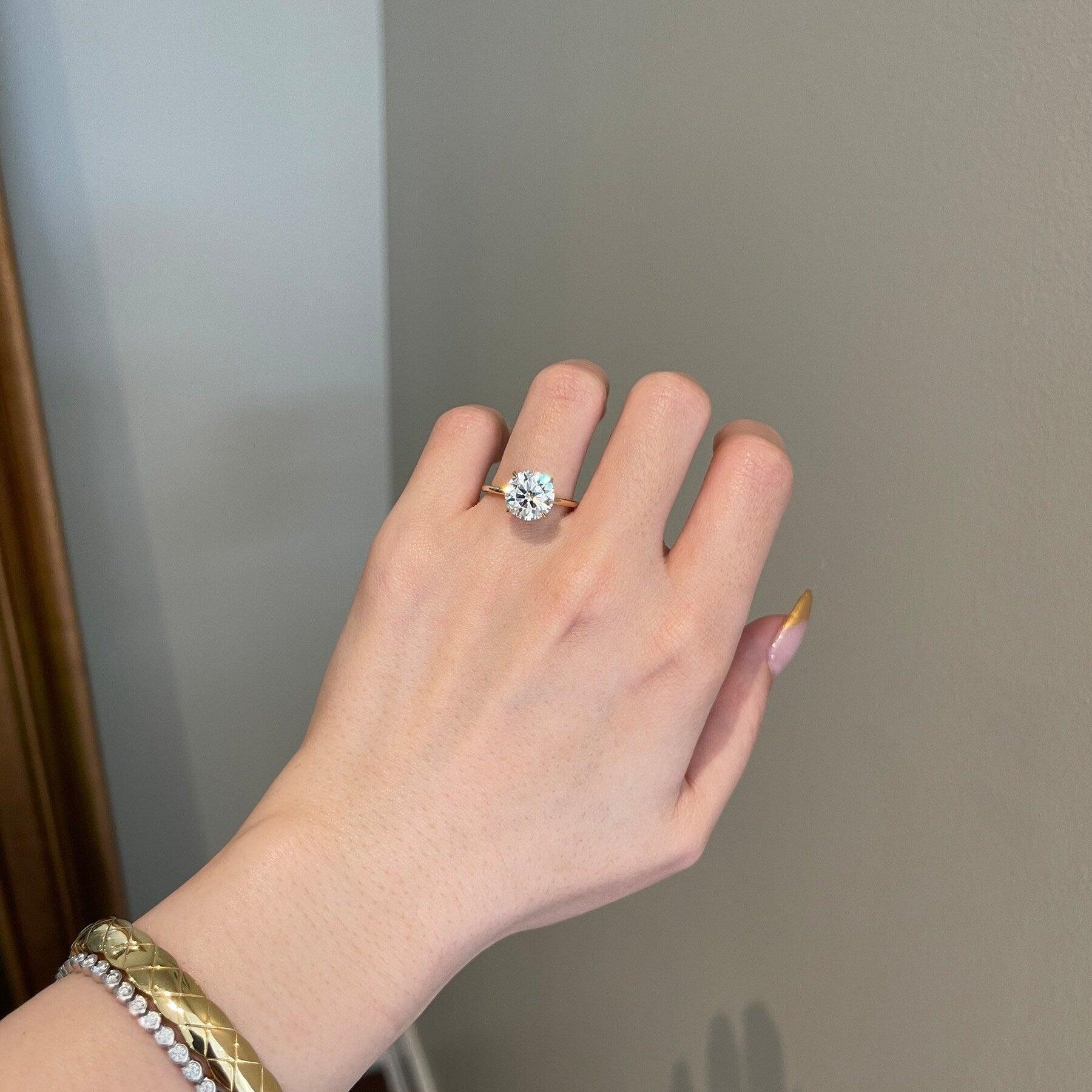 3.0 CT Round Shaped Moissanite Solitaire Engagement Ring 3