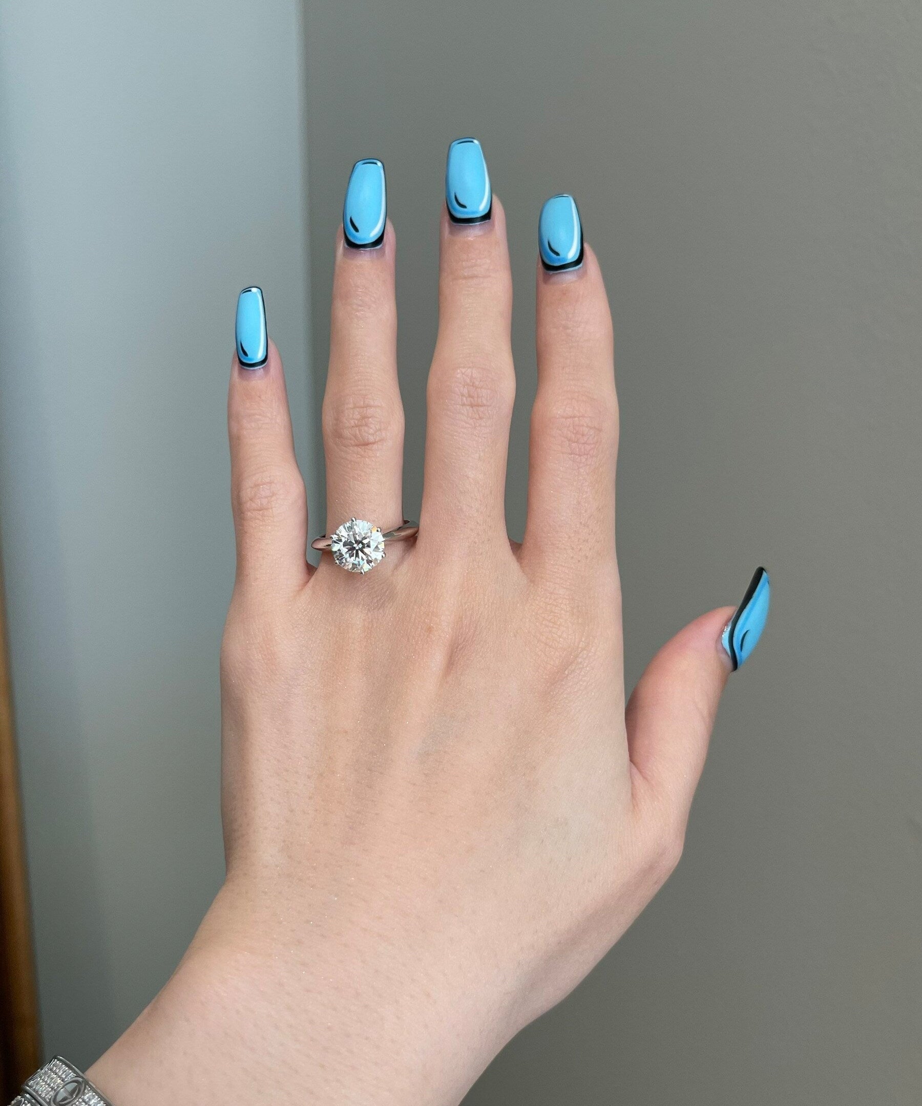 3.0 CT Round Shaped Moissanite Solitaire Engagement Ring 2