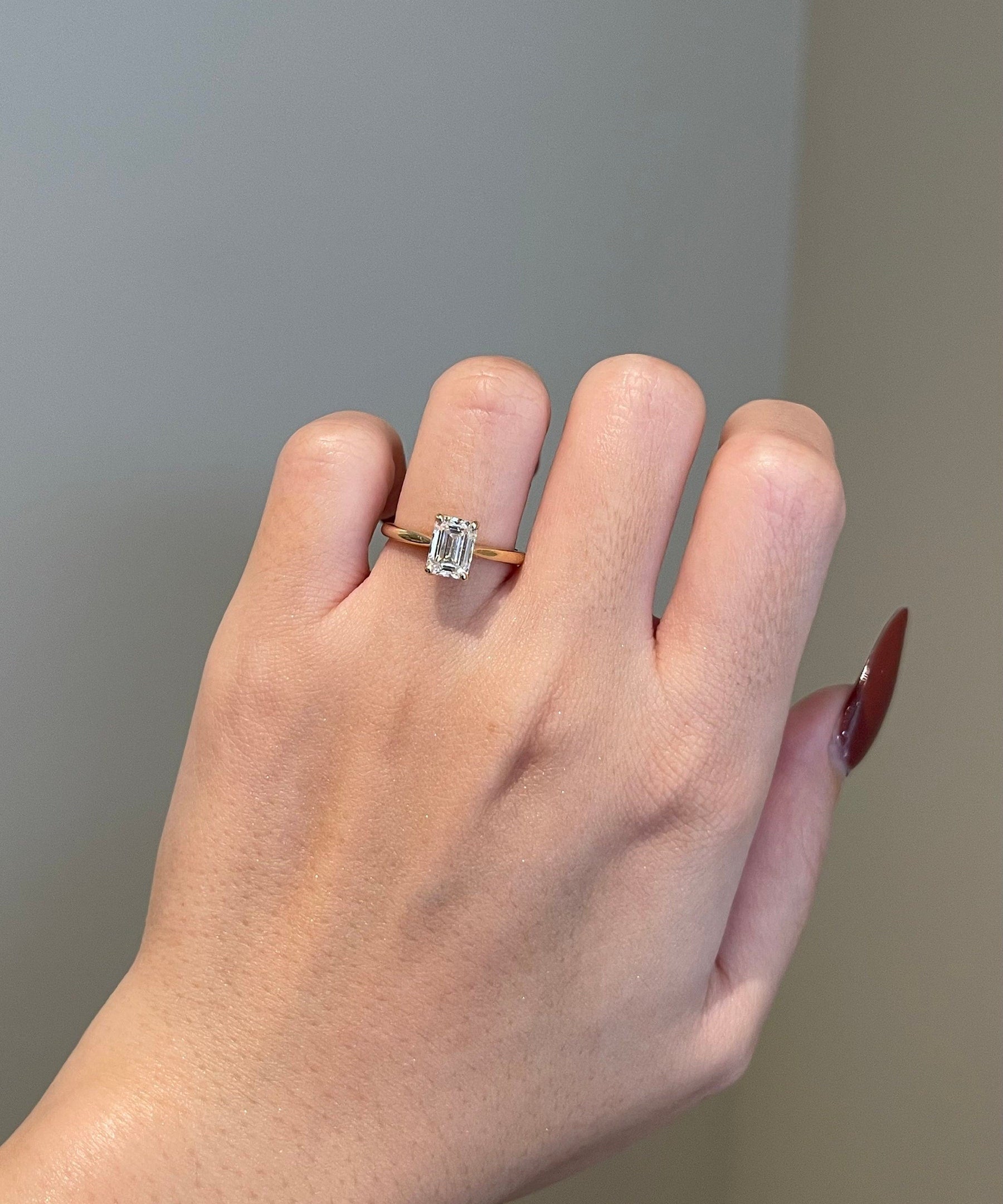 1.0 CT Emerald Shaped Moissanite Solitaire Engagement Ring 2